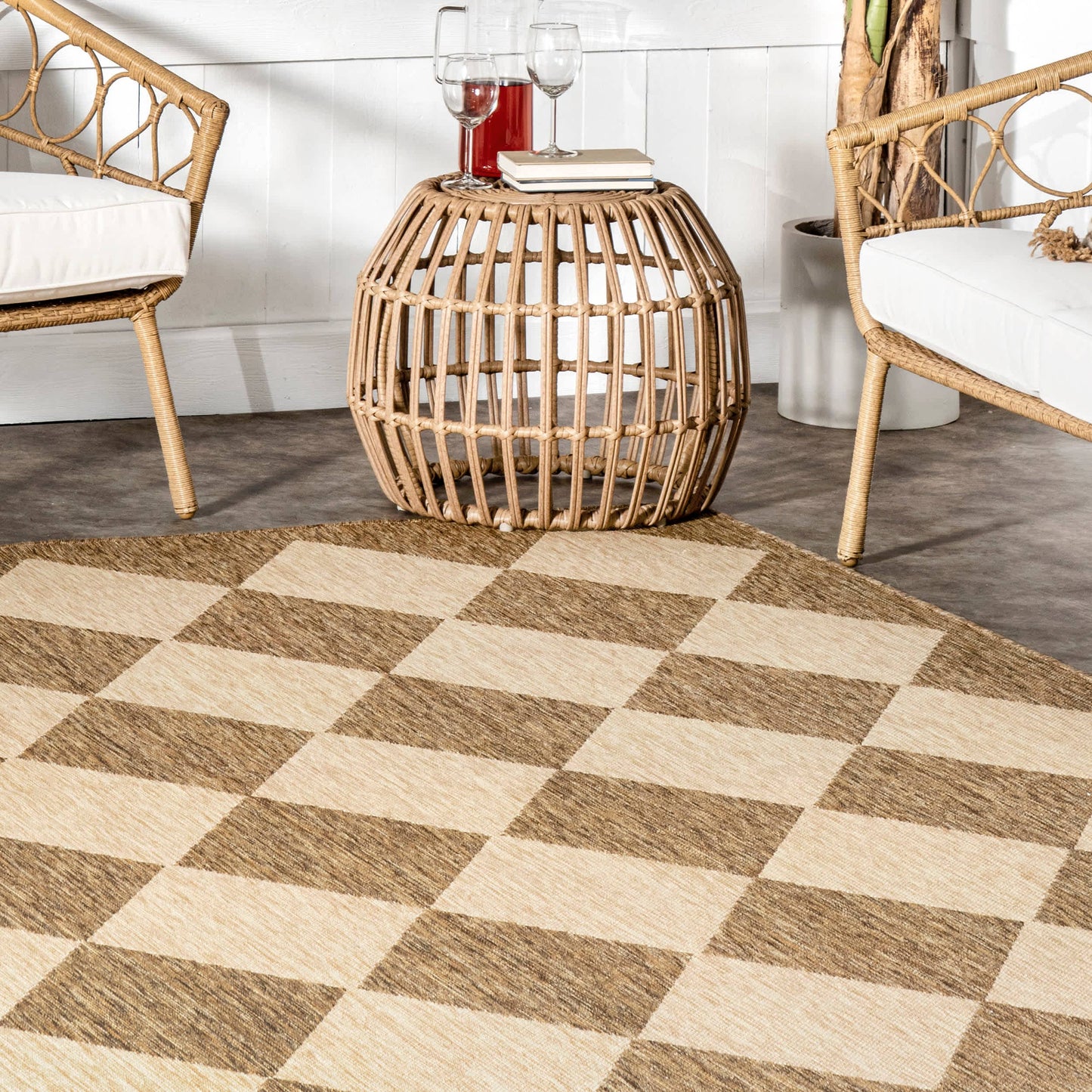 Sabina Diamond Trellis Indoor/Outdoor Area Rug: Beige / Rectangle / 9' 6" x 12'